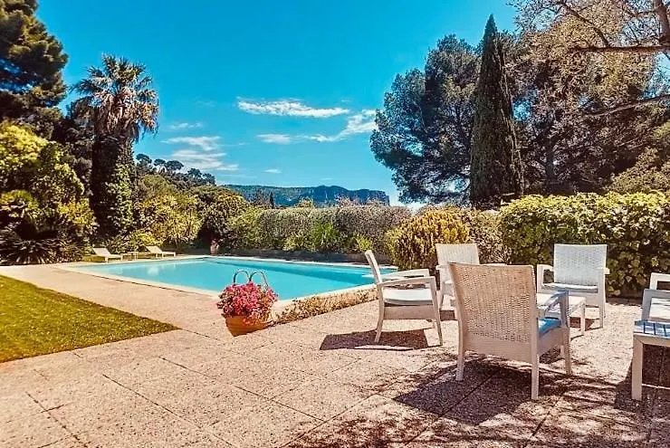 Villa Oasis De Verdure - Elegance En Provence - Piscine - 1 A 6 Personnes Cassis