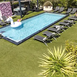 Eden - Centre-ville- Piscine Chauffee, Jacuzzi Et Sauna - Parking Prive Cassis